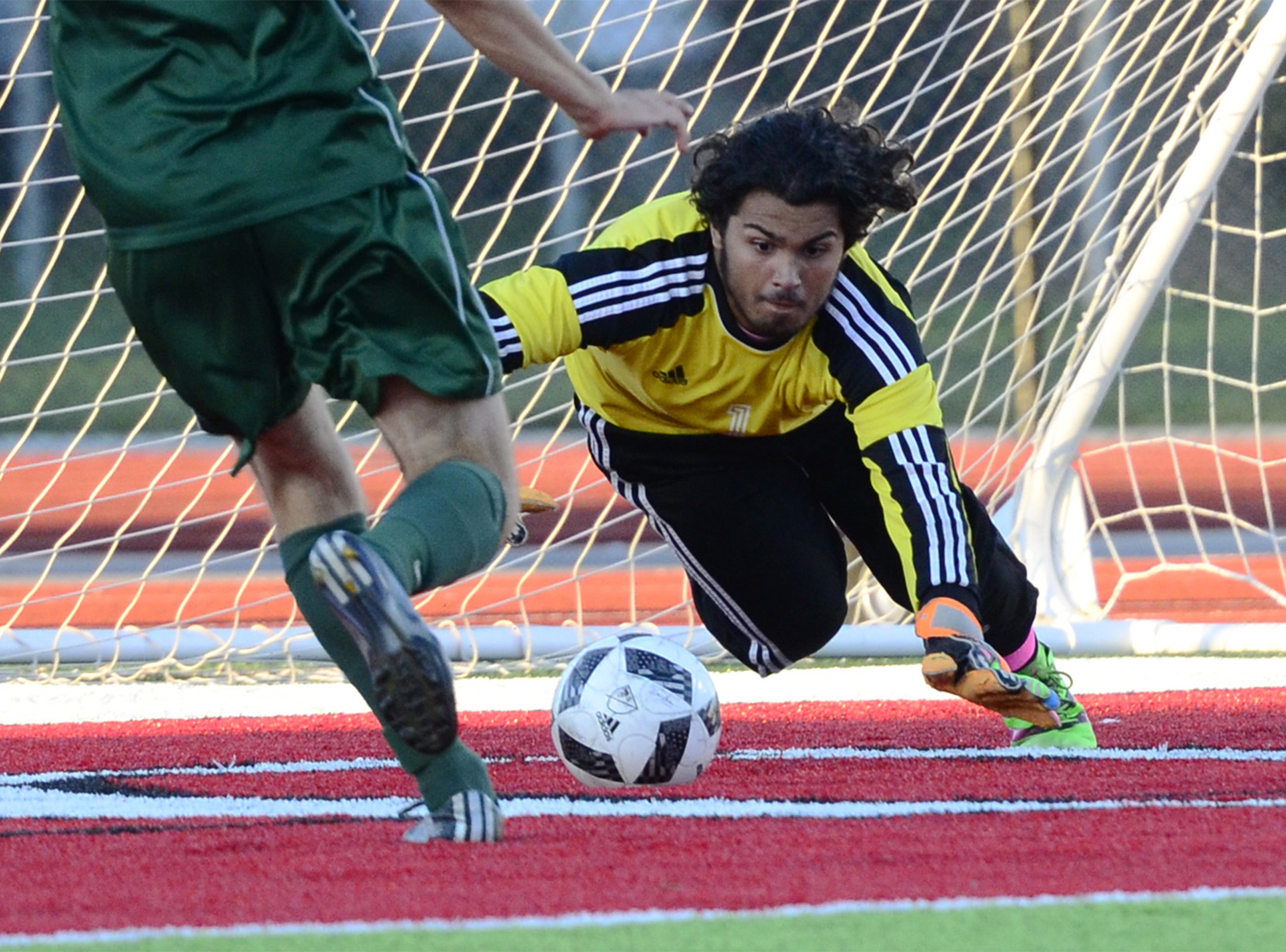 Oak Harbor beats Port Clinton 5-1 boys soccer